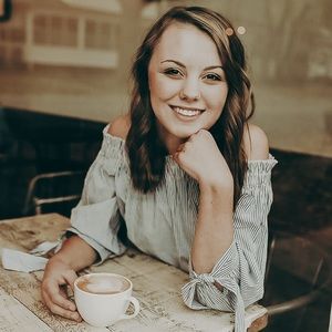 Meet your Posher, Angelica